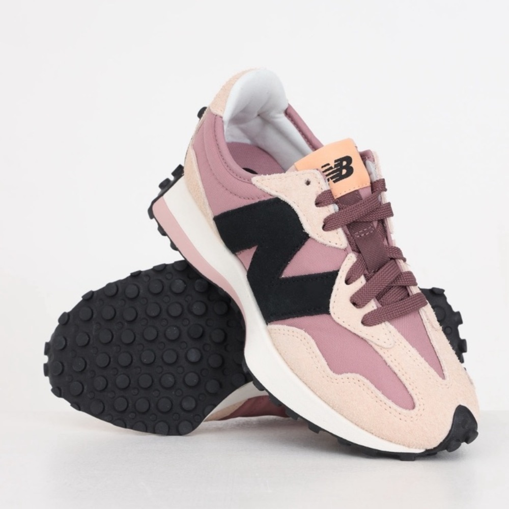 New Balance Pink and Cream Sneakers - Picture 6 of 8